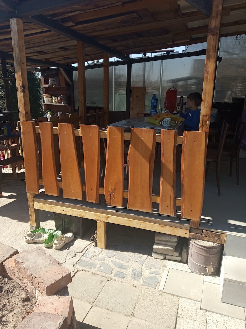 veranda dřevěné zábradlí